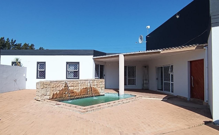 4 Bedroom Property for Sale in Firlands Western Cape